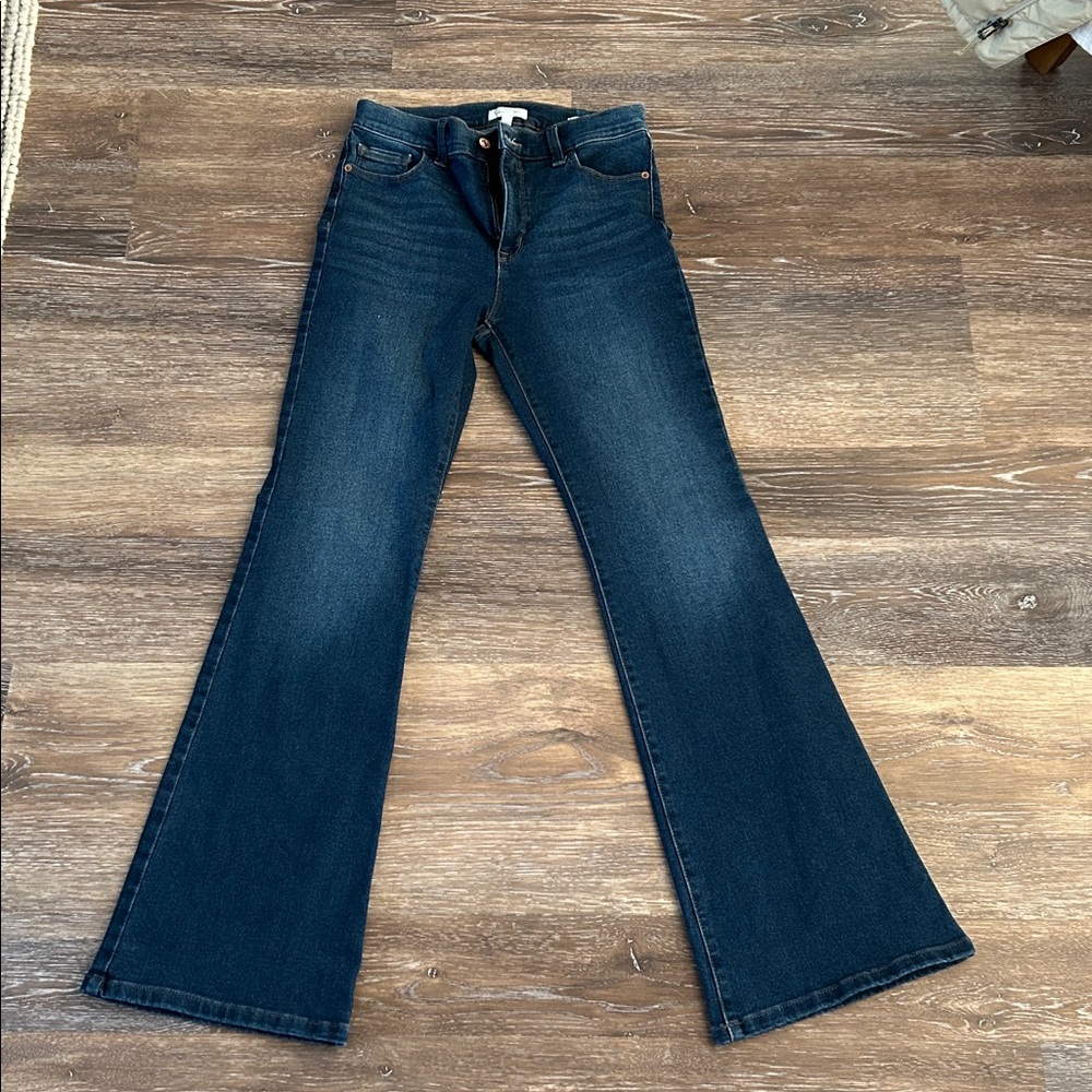 JESSICA SIMPSON High Rise Flare Jeans size 6 Inseam 31!